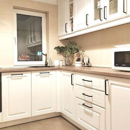 Cosy Boutique 61 Sqm Apartment - Private Parking - Ten Blocks Residence بوخارست المظهر الخارجي الصورة