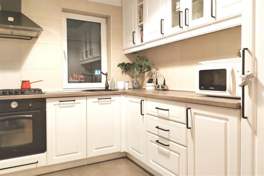 Cosy Boutique 61 Sqm Apartment - Private Parking - Ten Blocks Residence بوخارست المظهر الخارجي الصورة